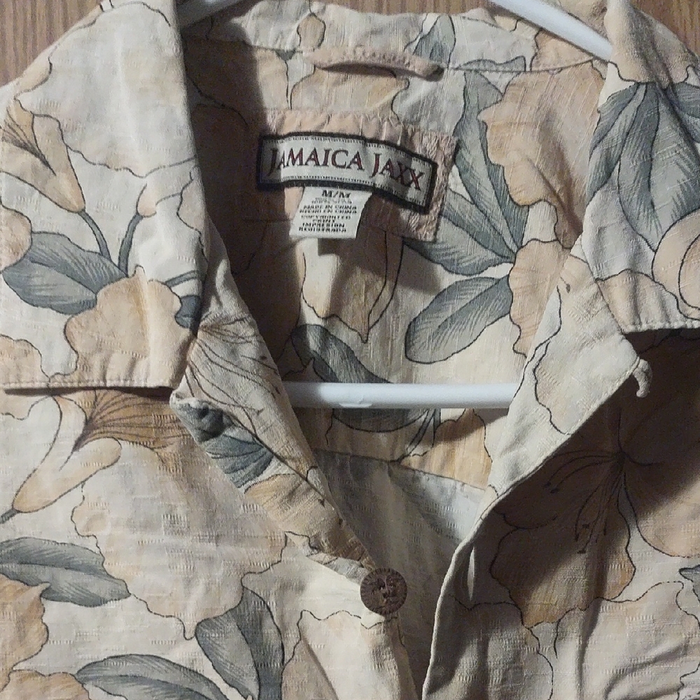 Jamaica Jaxx Men's Beige and Gray Floral Shirt